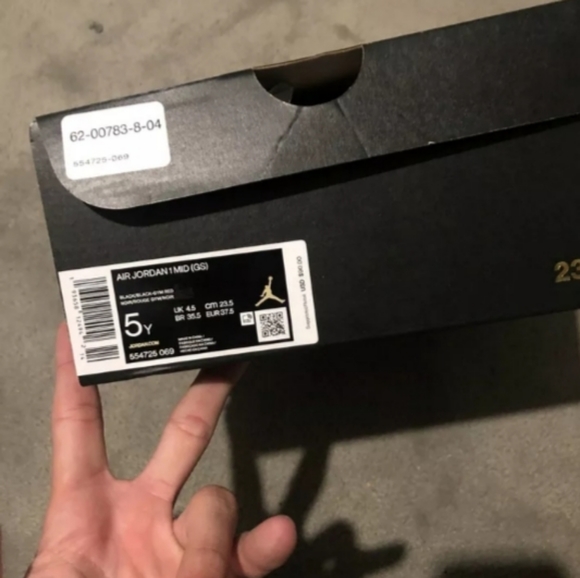 Jordan 1 Mid Chicago Black Toe - Picture 3 of 3